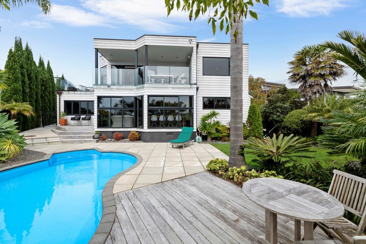 2/28 Beechwood Road, Rothesay Bay, Auckland - Carousel 2