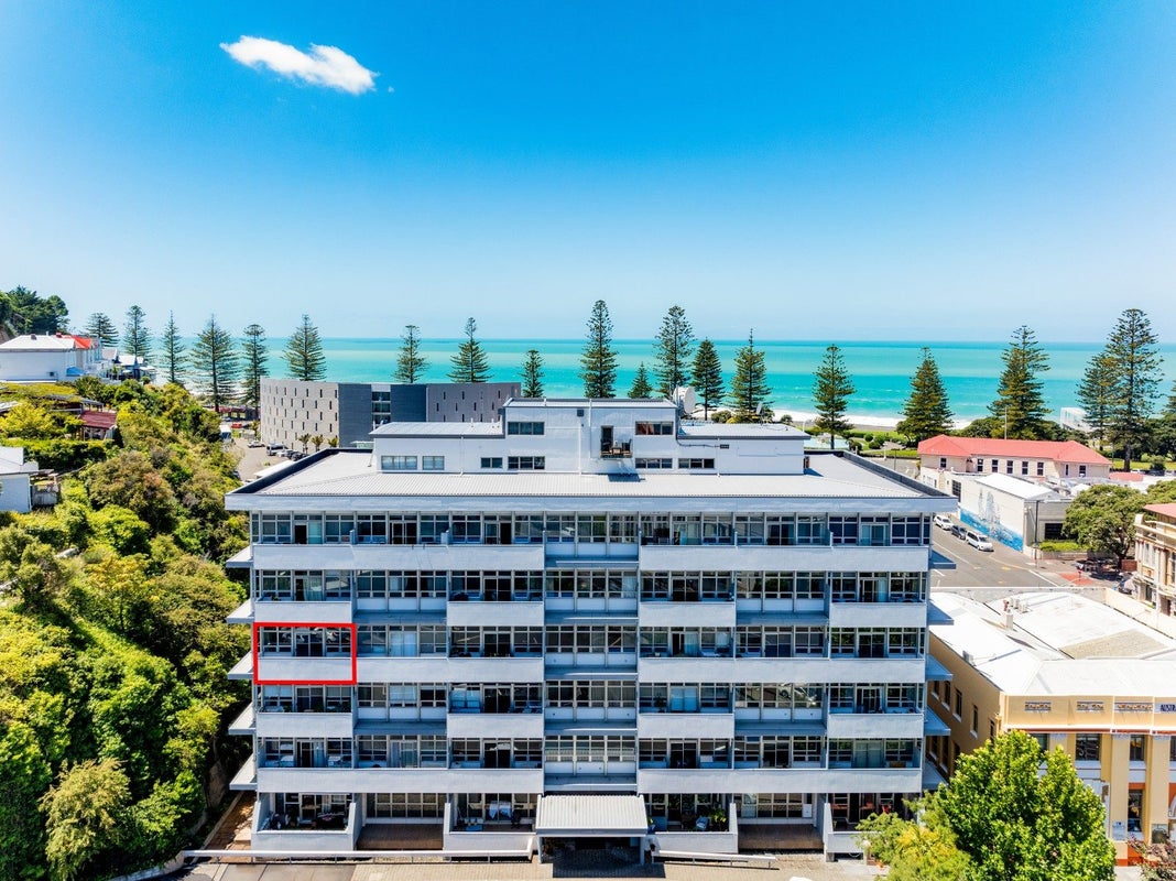3A/3 Shakespeare Road, Napier South, Napier - Carousel 1