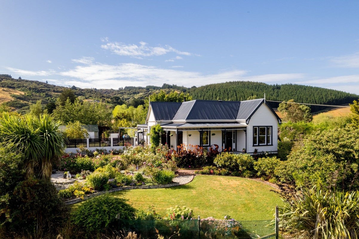 51 Chatham Street, Waihola - Carousel 1