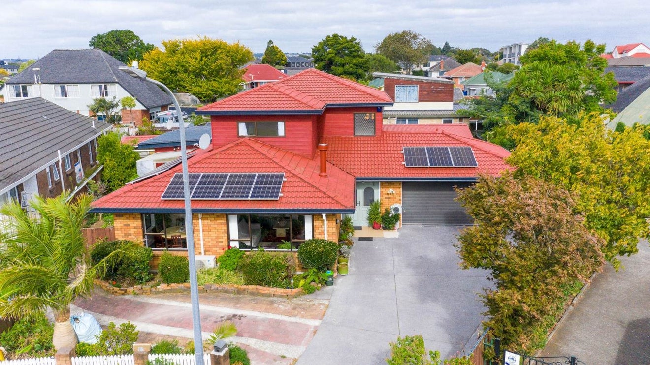 15 Camden Place, Papatoetoe, Auckland - Carousel 1