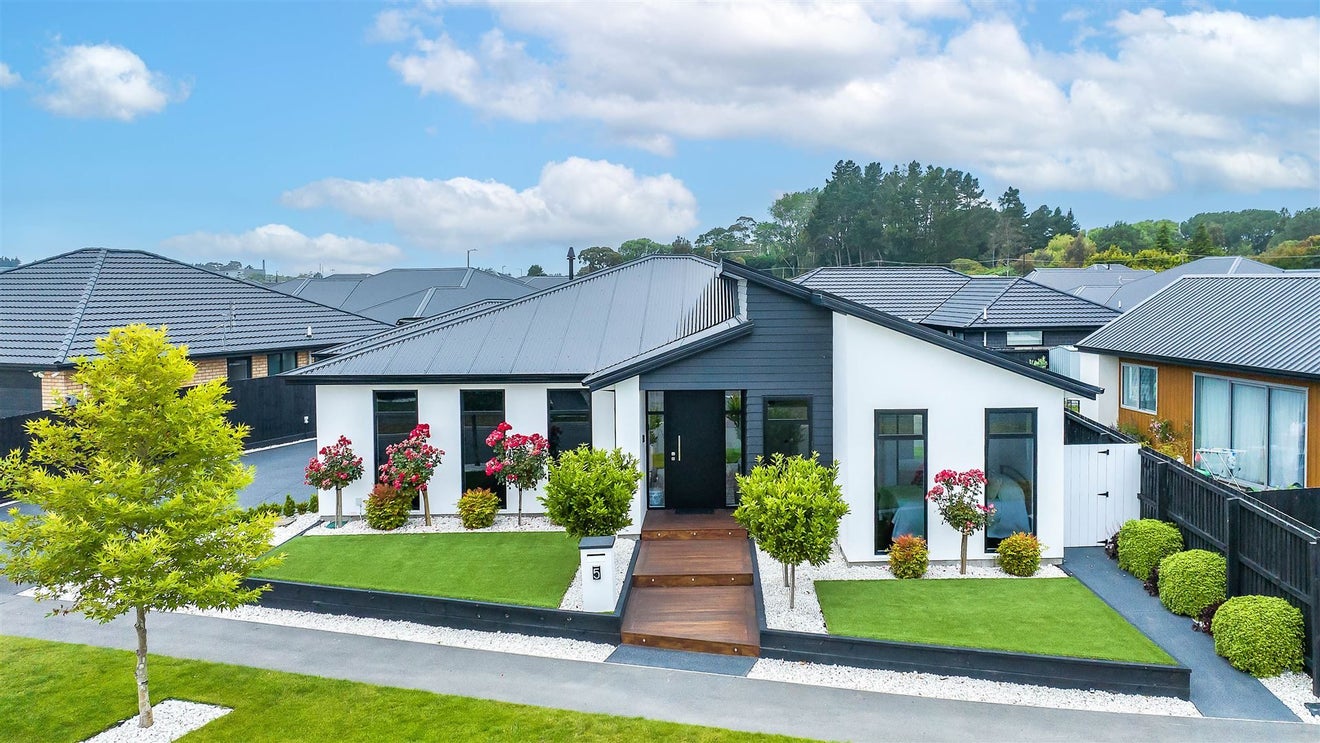 5 Evelyn Crescent, Marshland, Christchurch - Carousel 1