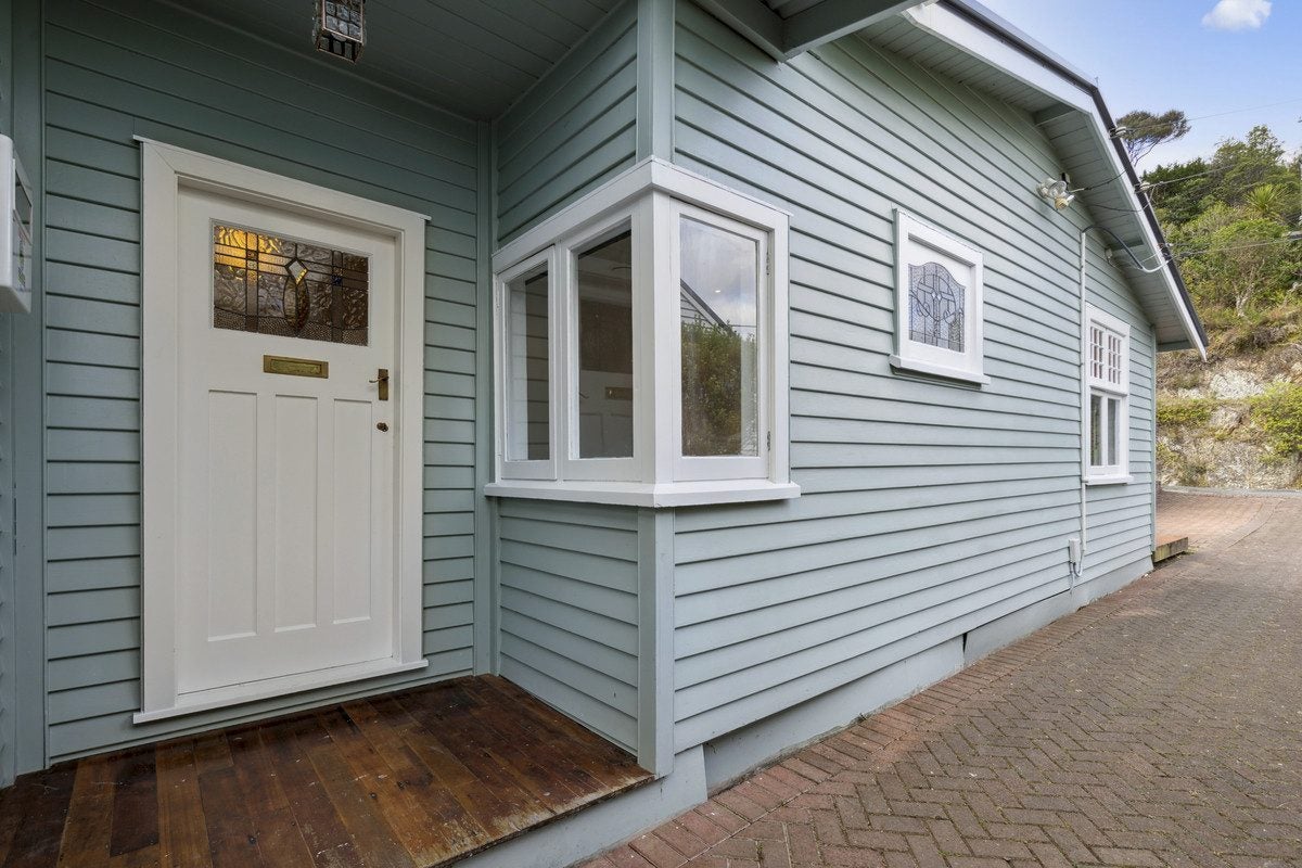 41 Cluny Road, Plimmerton, Porirua - Carousel 2