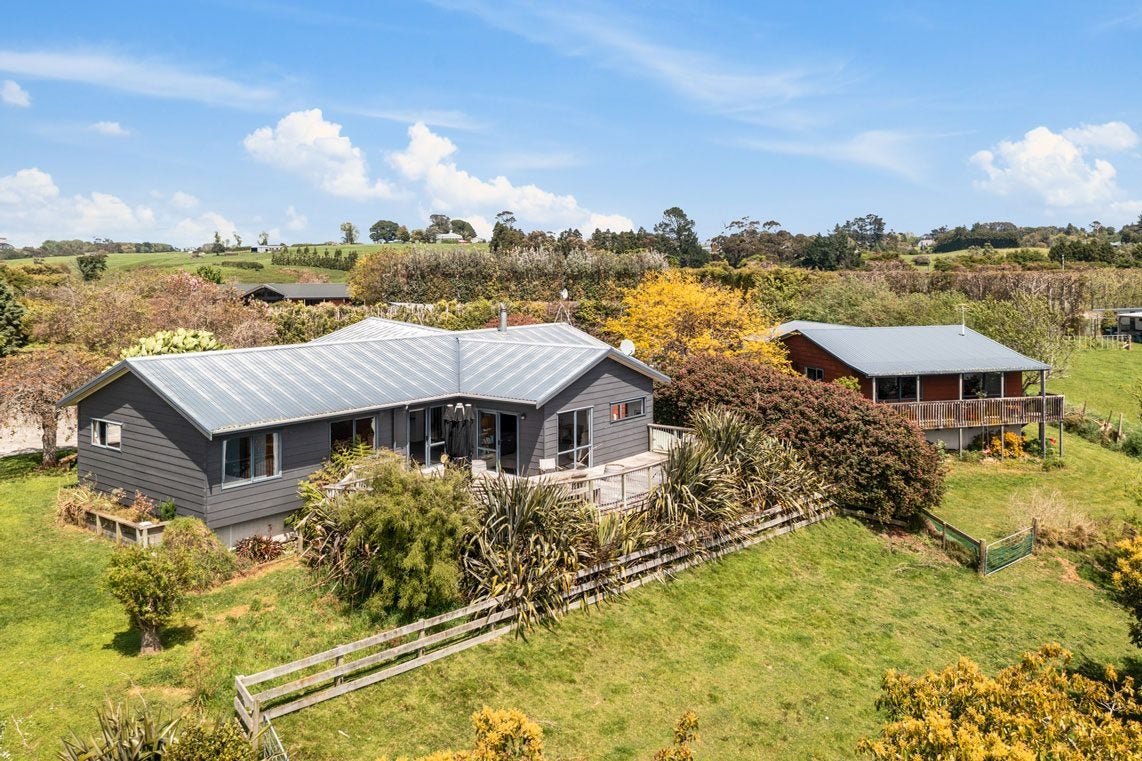 14 Arthur Road, Paraite, New Plymouth - Carousel 28