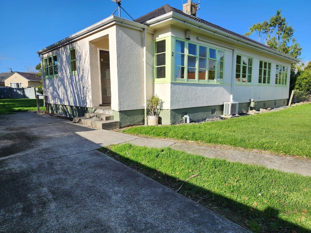 2 Townshend Place, West End, Palmerston North - Carousel 2