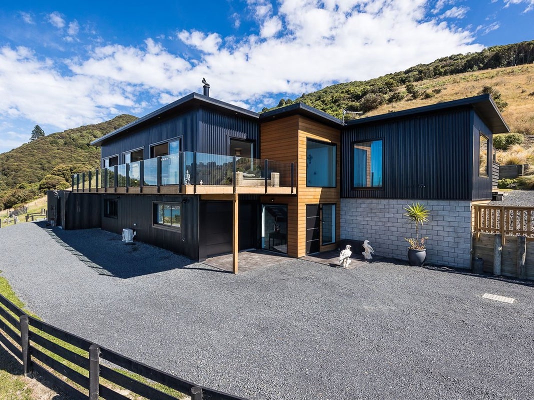 61 Kakapo Street, Saint Leonards, Dunedin - Carousel 2