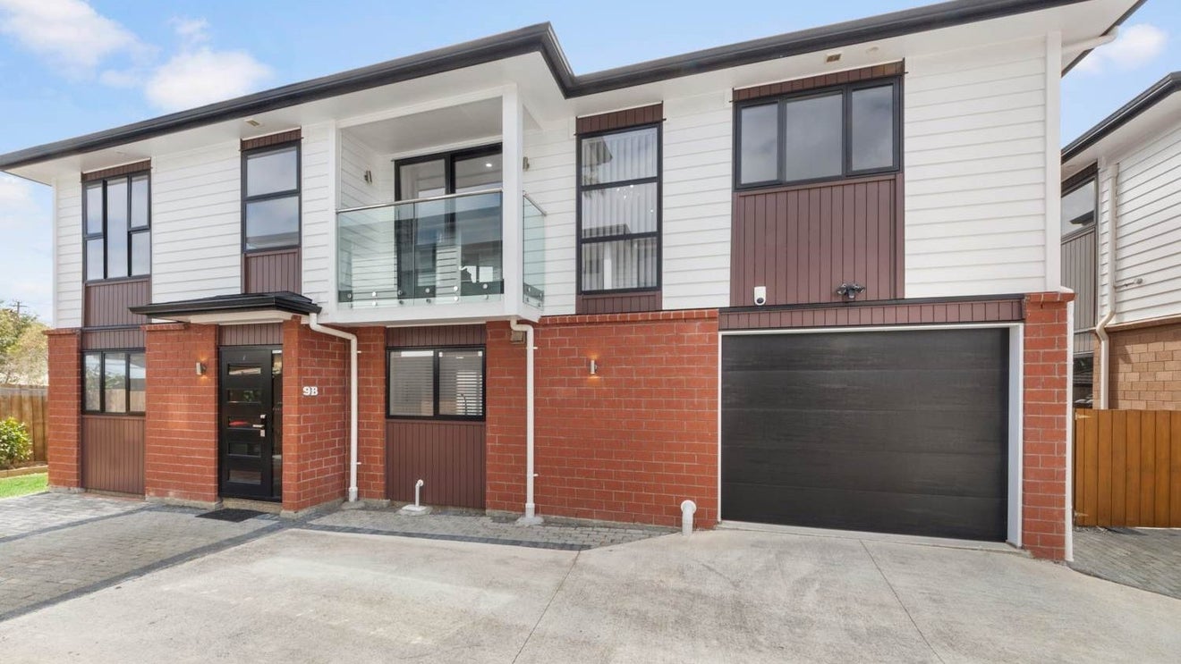 9B Kimber Hall Avenue, Mount Roskill, Auckland - Carousel 1