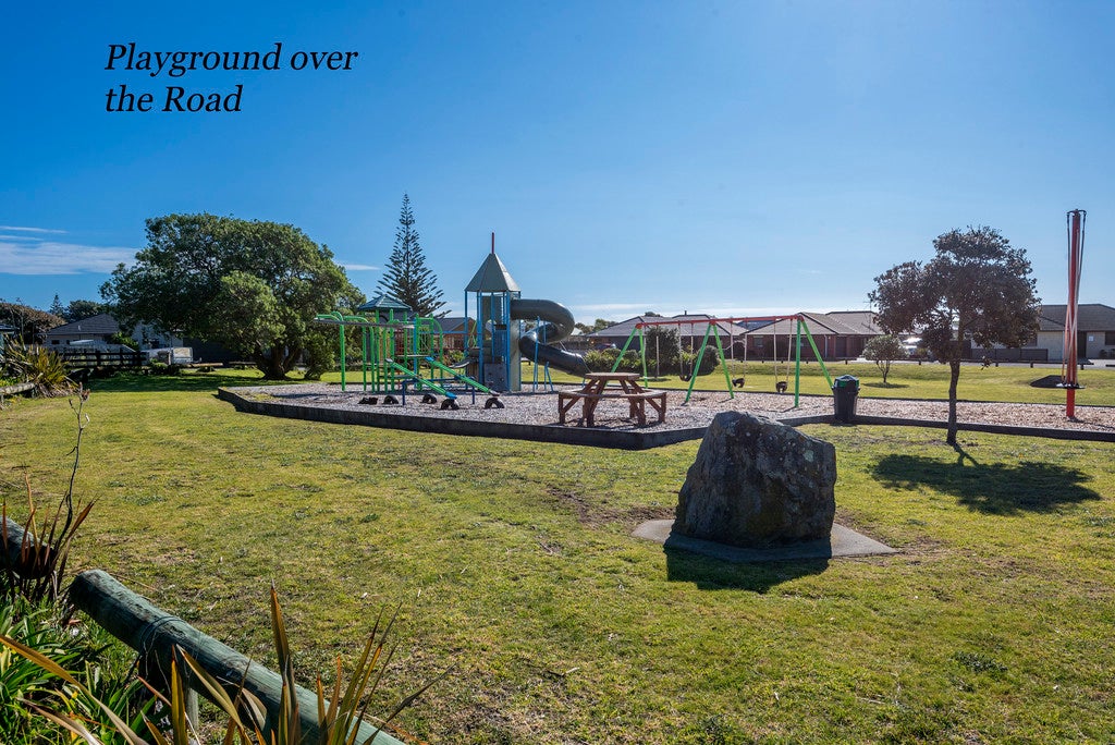 1 Barbaras Way, Waikanae Beach, Waikanae - Carousel 22