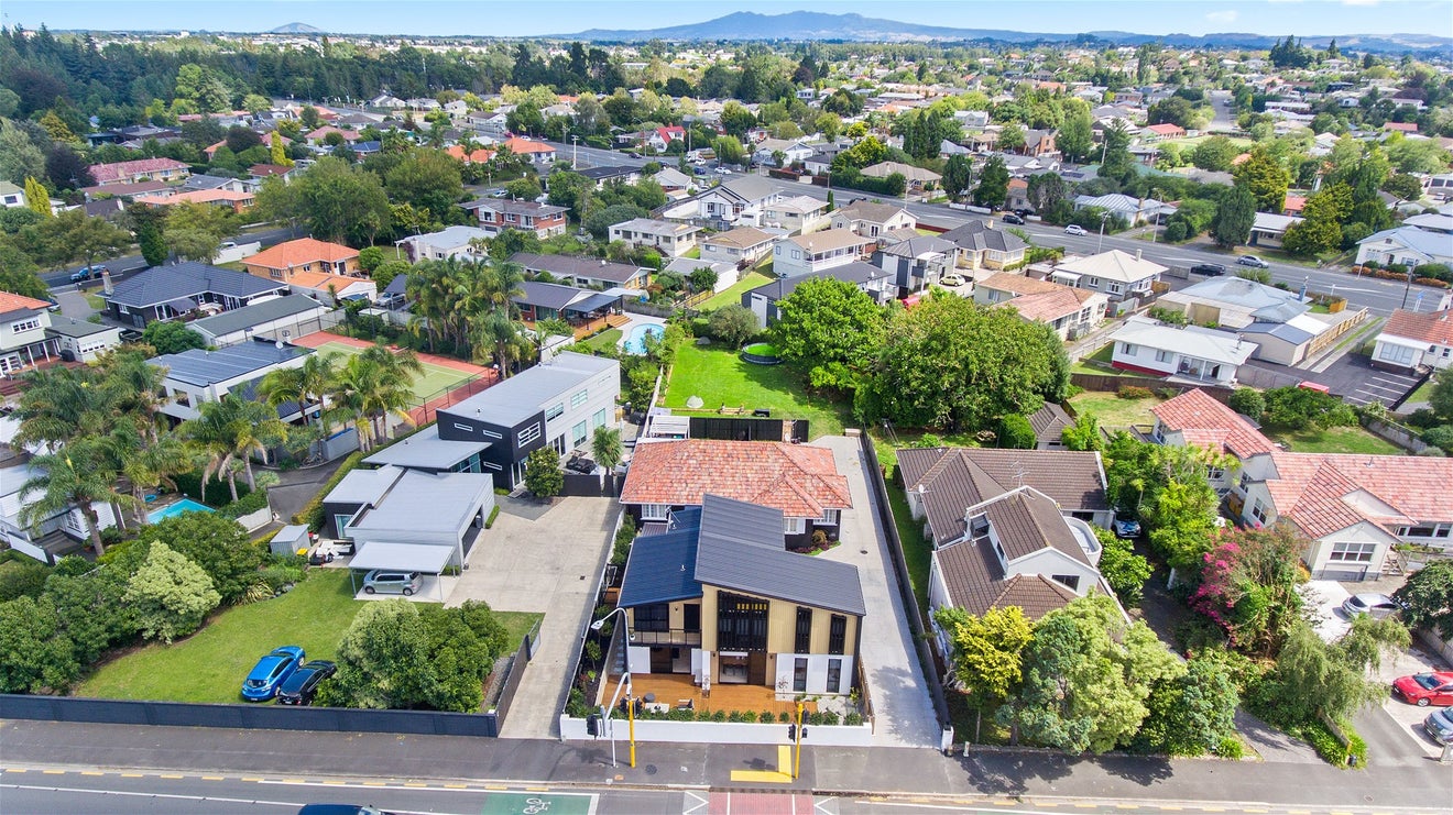 1347A Victoria Street, Beerescourt, Hamilton - Carousel 25