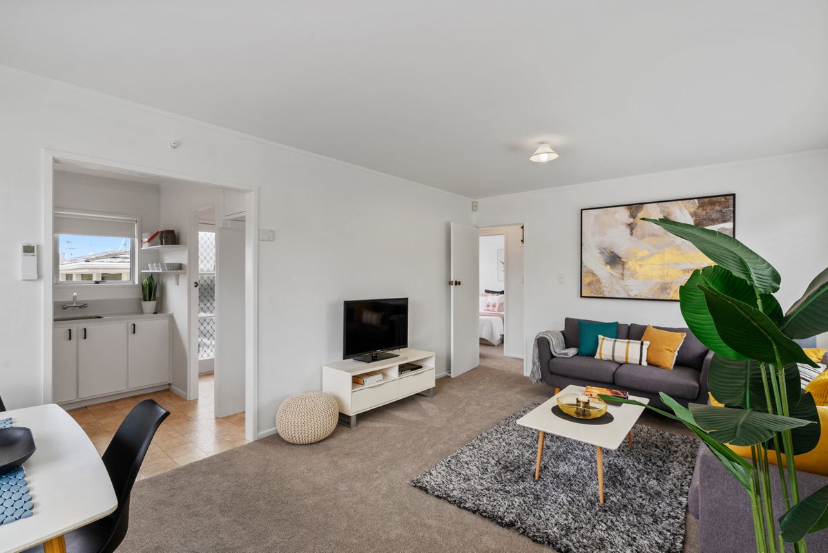 1/11 Eden View Road, Sandringham, Auckland - Carousel 1