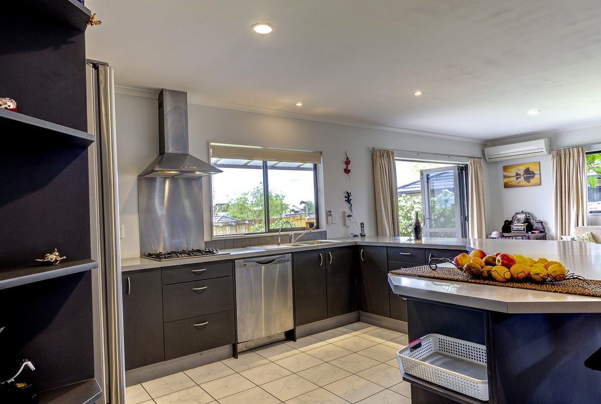 97 Farnborough Drive, Grandview Heights, Hamilton - Carousel 2