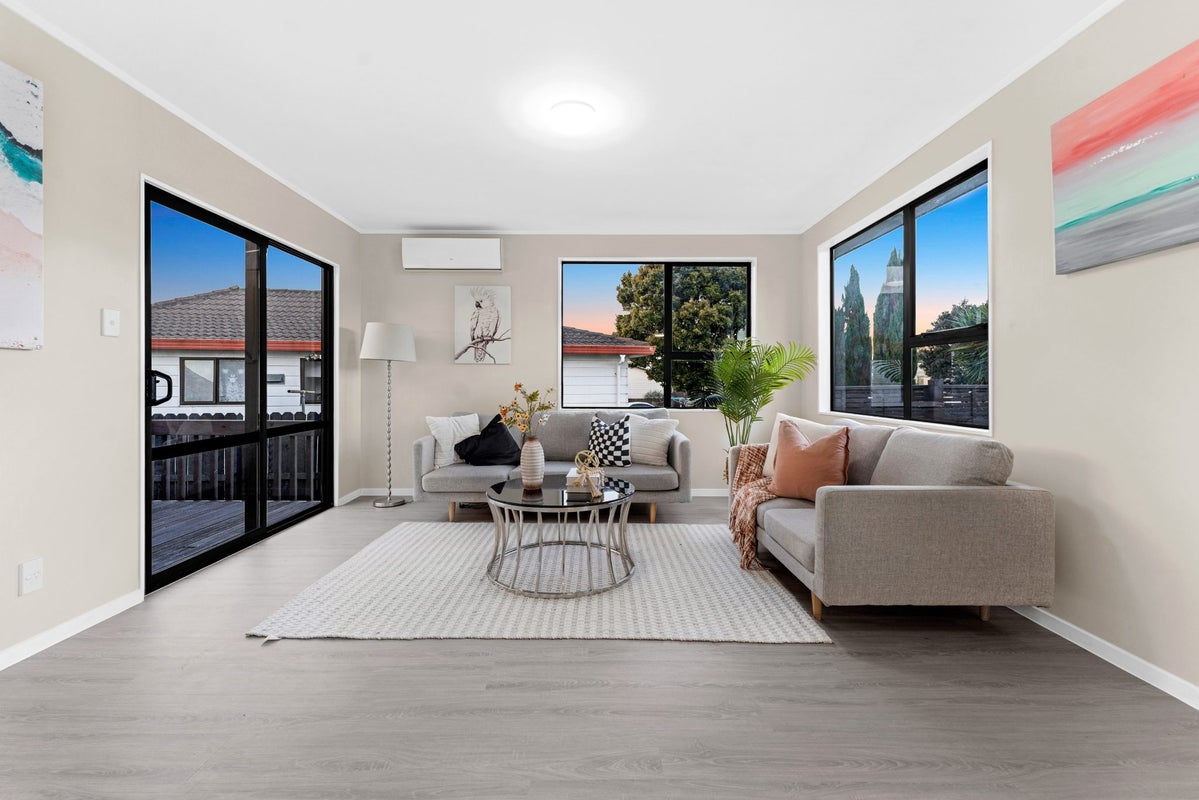 2/14 Etherton Drive, Weymouth, Auckland - Carousel 2