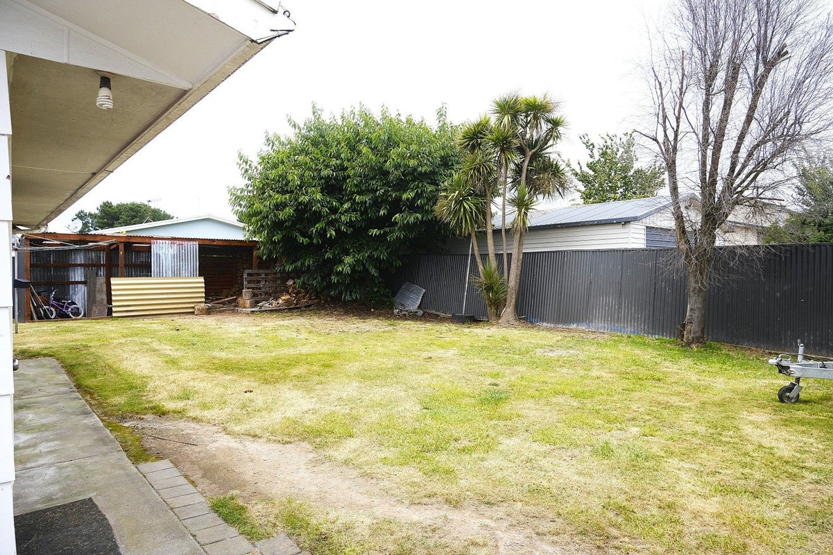 14 Anna Place, Hilltop, Taupo - Carousel 2