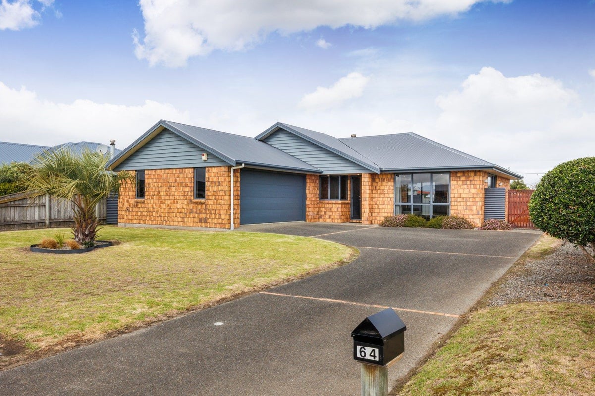 64 Andrews Street, Foxton Beach, Foxton - Carousel 1