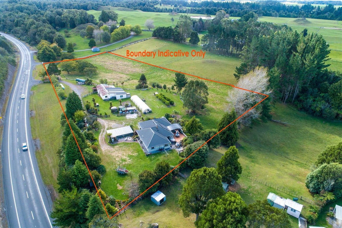 938 State Highway 5, Hamurana - Carousel 1