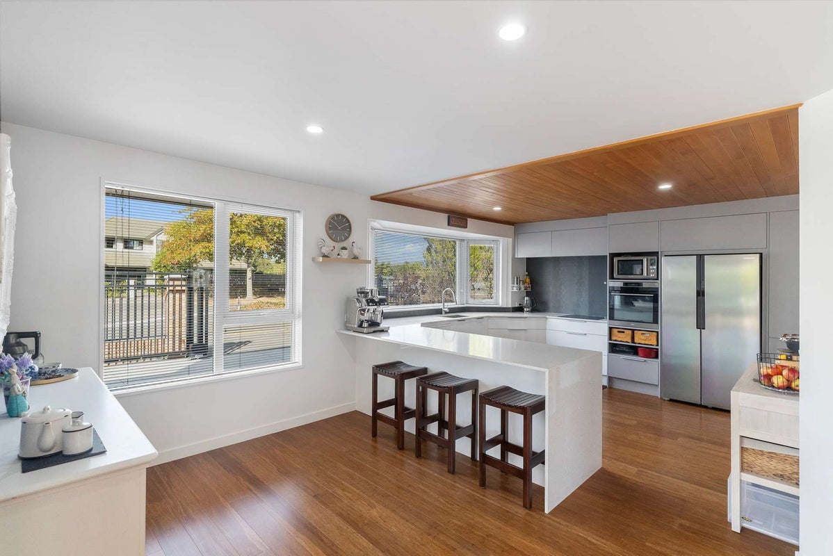 1 Travis Country Drive, Burwood, Christchurch - Carousel 1