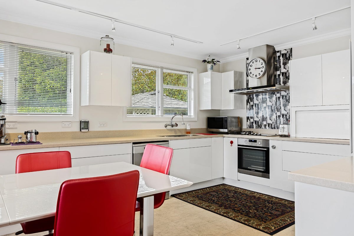 8 Nyton Place, Bryndwr, Christchurch - Carousel 2