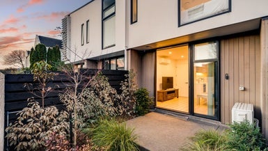 2B Cheltenham Street, Merivale, Christchurch - Carousel 1