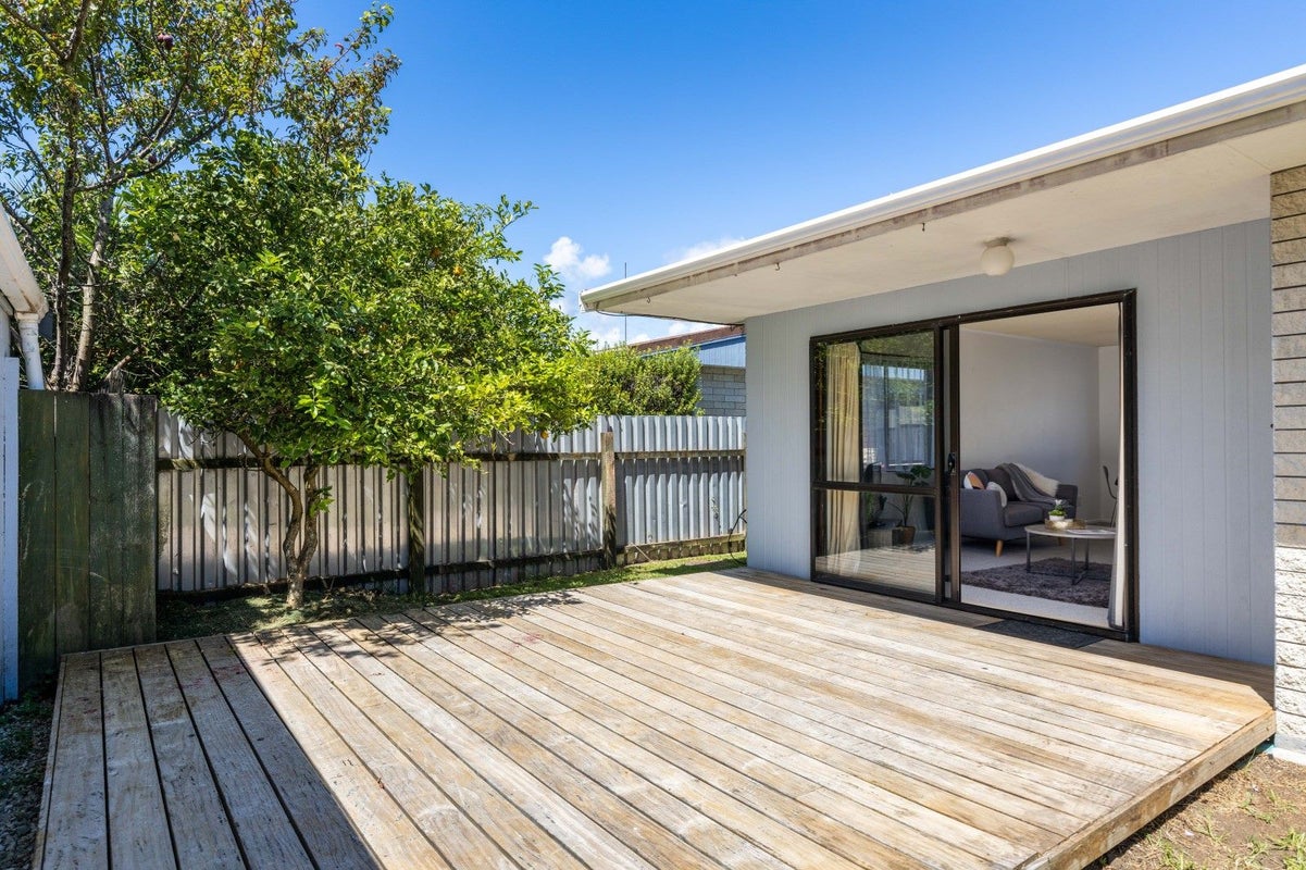 2/23 Record Street, Fitzroy, New Plymouth - Carousel 2