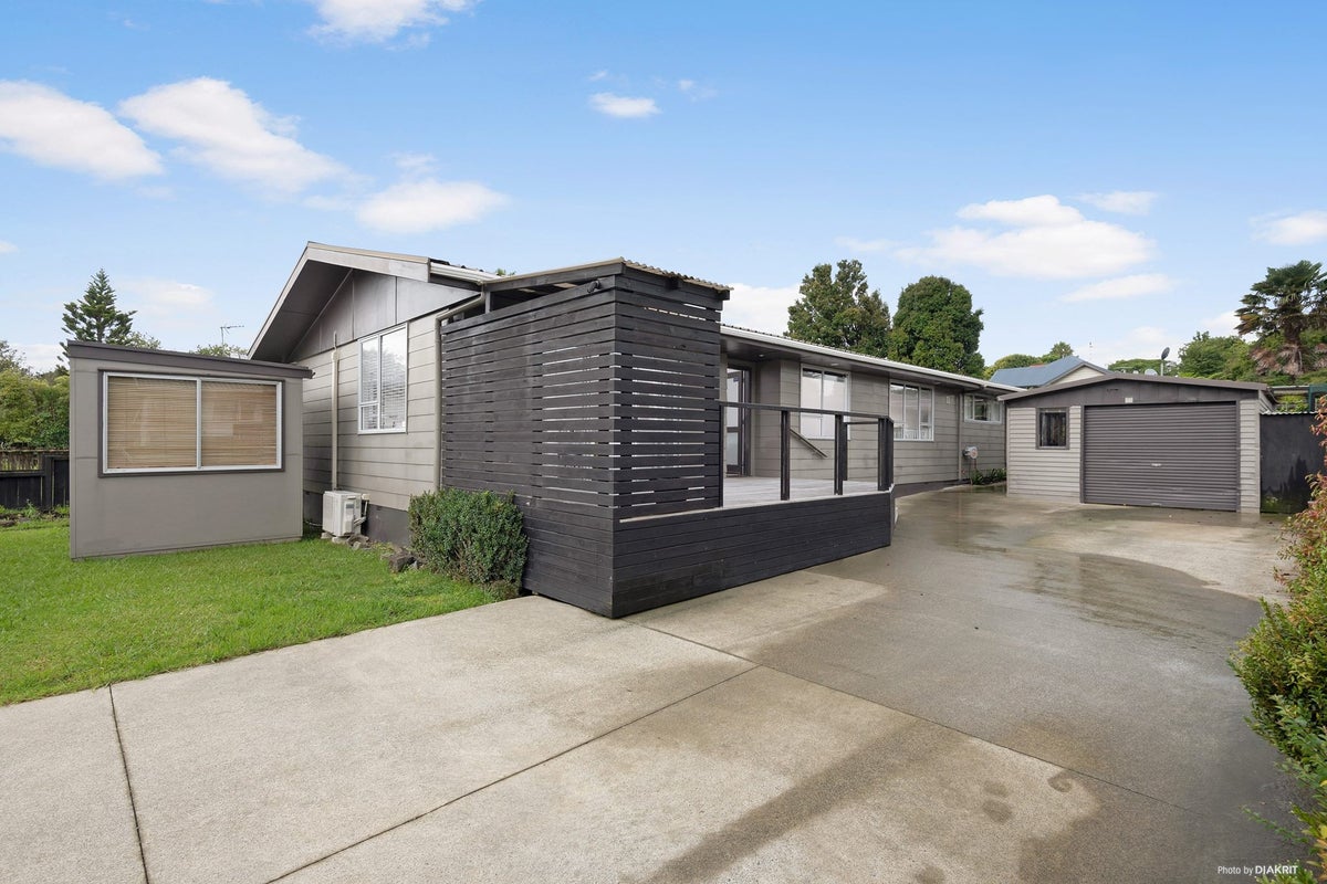 24 Camphora Place, Ranui, Auckland - Carousel 1