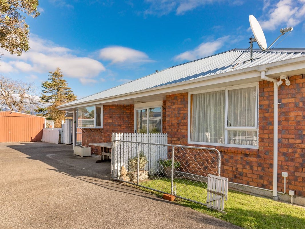 14 Gladstone Street, Westport, Westport - Carousel 2