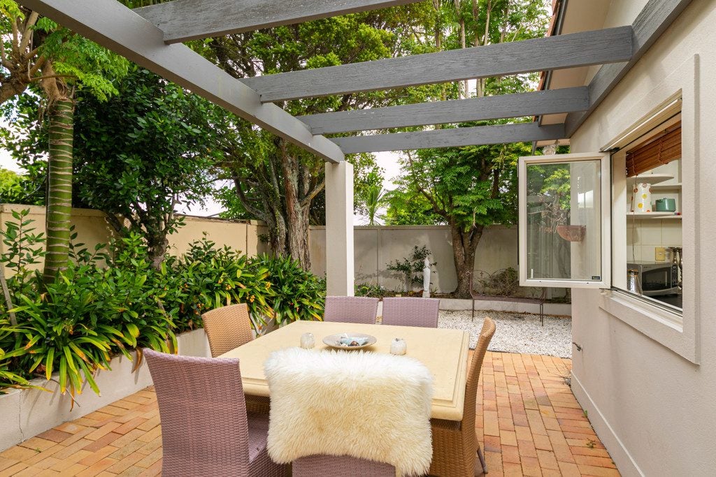 1/2 Evan Street, Belmont, Auckland - Carousel 1
