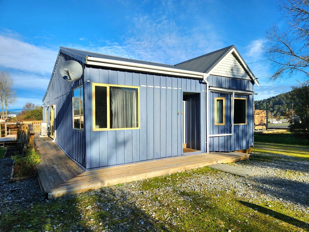 10 Kilgour Street, Seacliff, Waikouaiti - Carousel 1