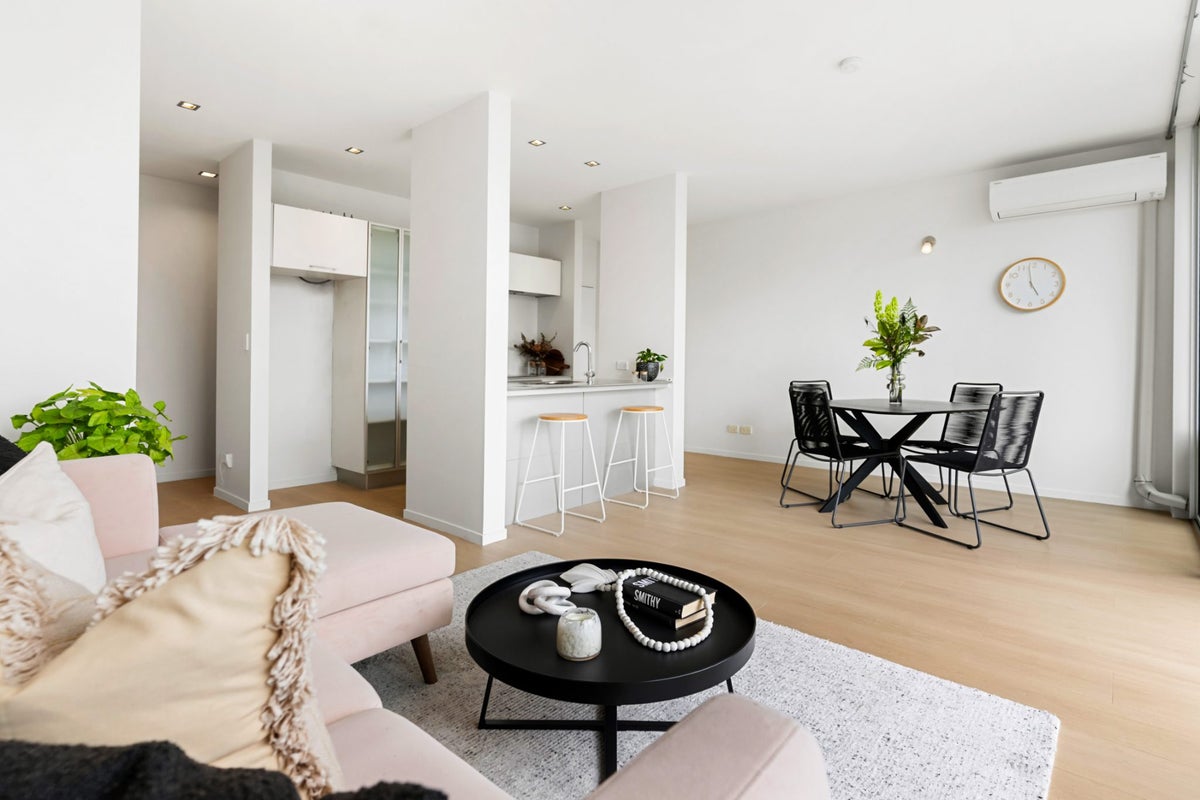 2/24 Westmoreland St West, Grey Lynn, Auckland - Carousel 2