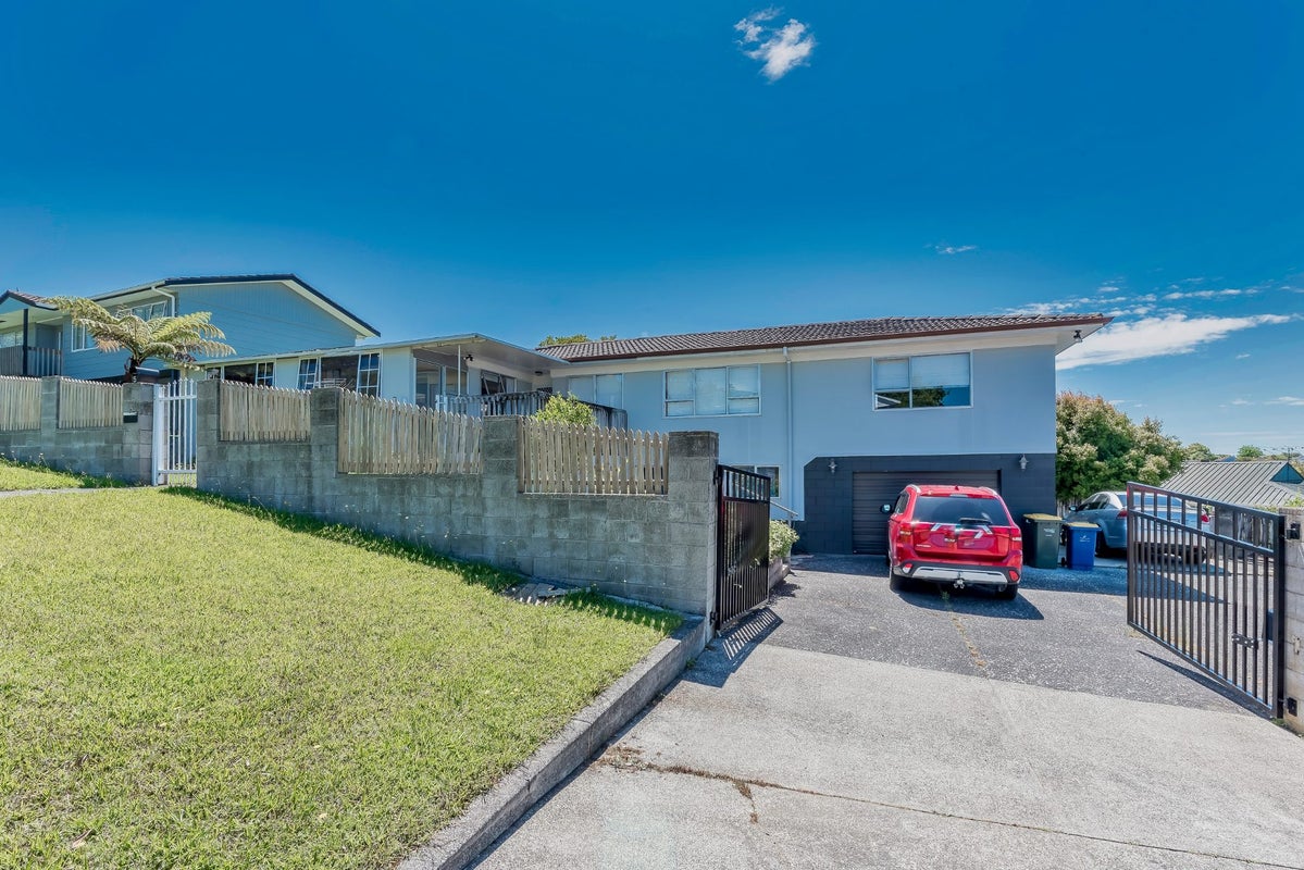 5 Sumich Place, West Harbour, Auckland - Carousel 2