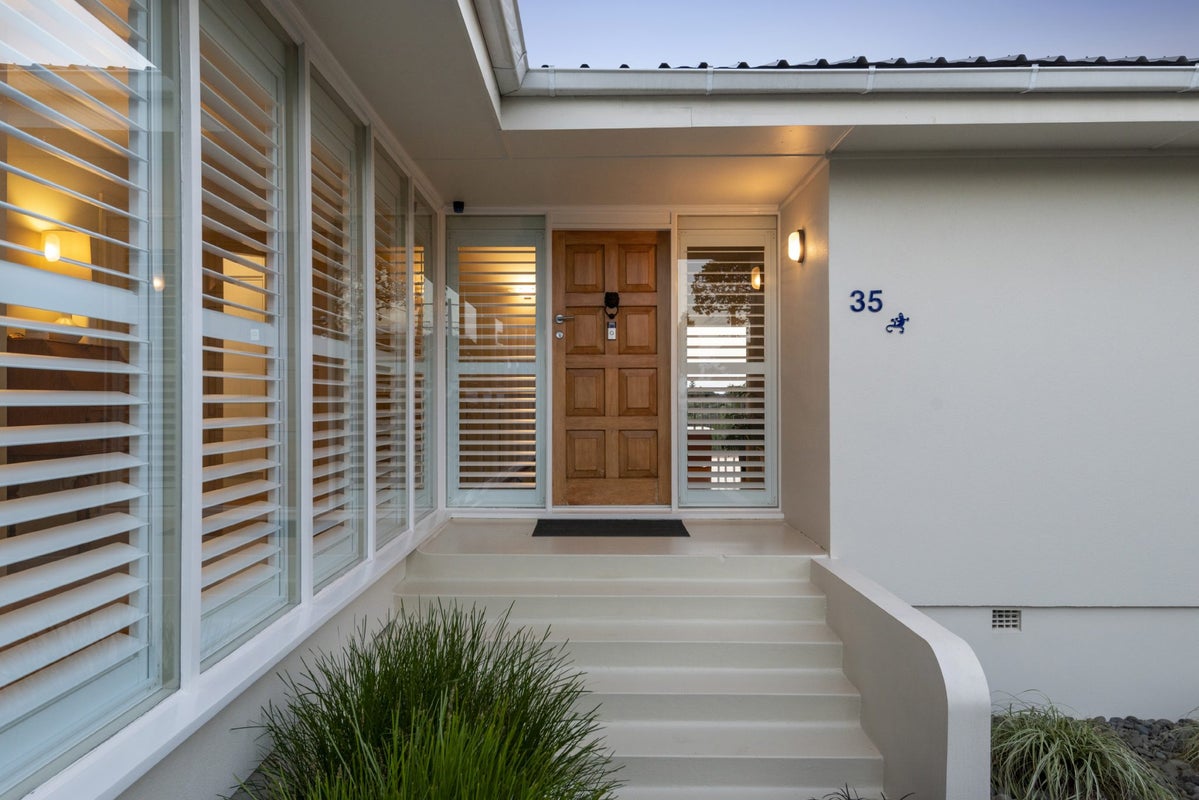 35 Onewa Road, Northcote, Auckland - Carousel 1