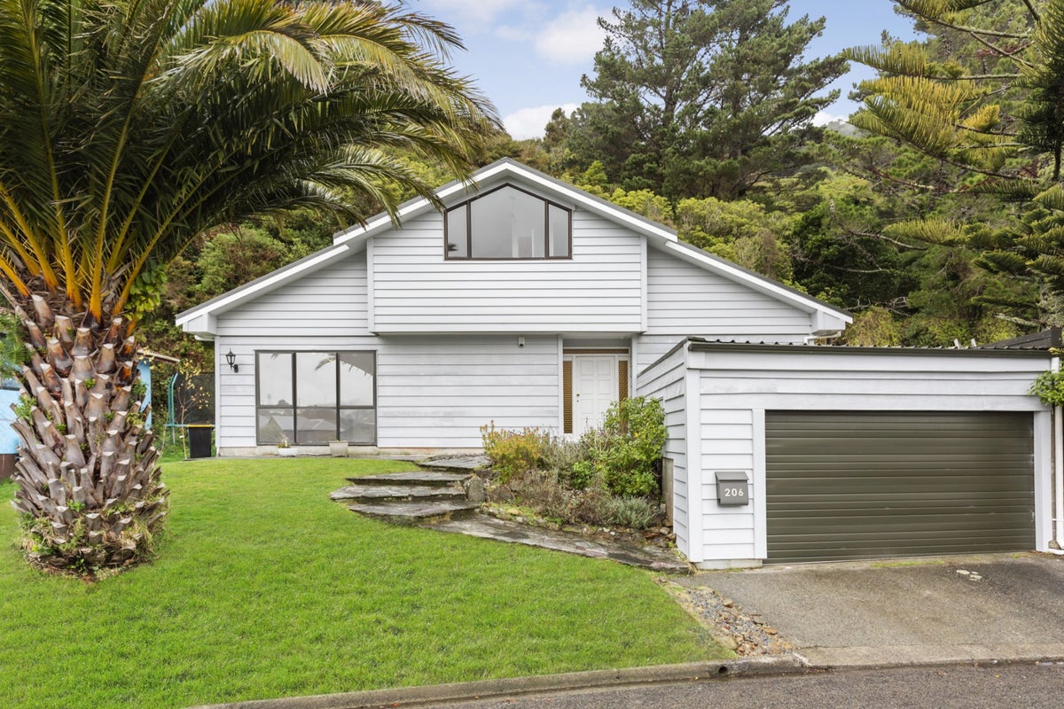 206 Pembroke Road, Wilton, Wellington - Carousel 1