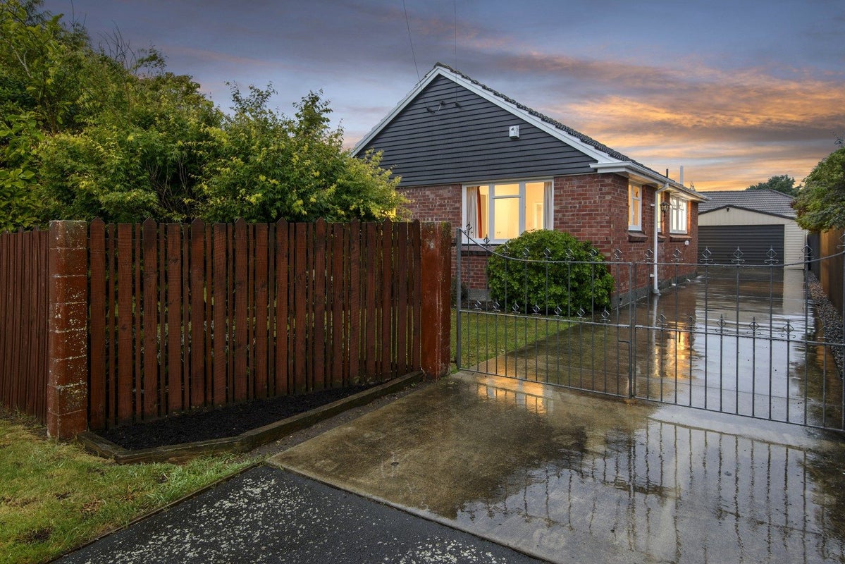 36 Morrison Avenue, Northcote, Christchurch - Carousel 1