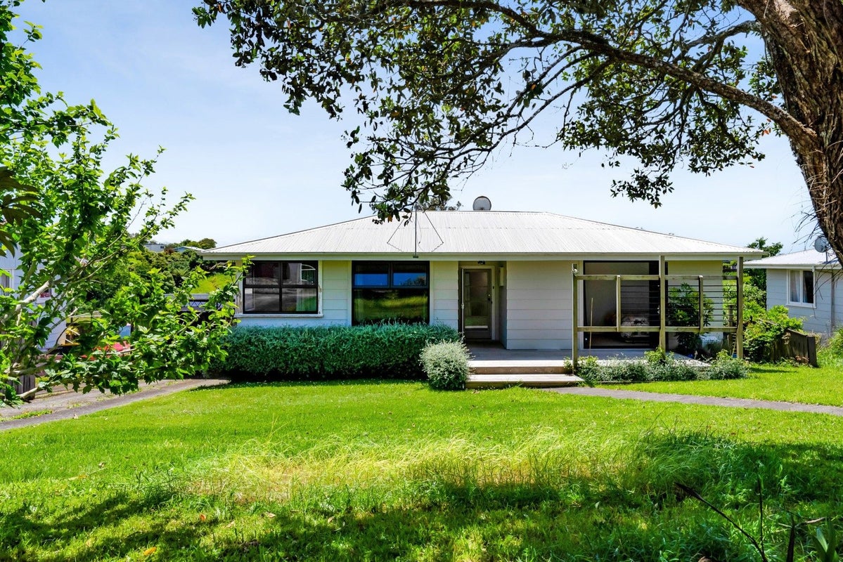 87 Wrantage Street, Westown, New Plymouth - Carousel 1