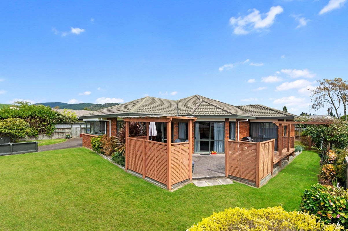 25 Basley Road, Owhata, Rotorua - Carousel 1