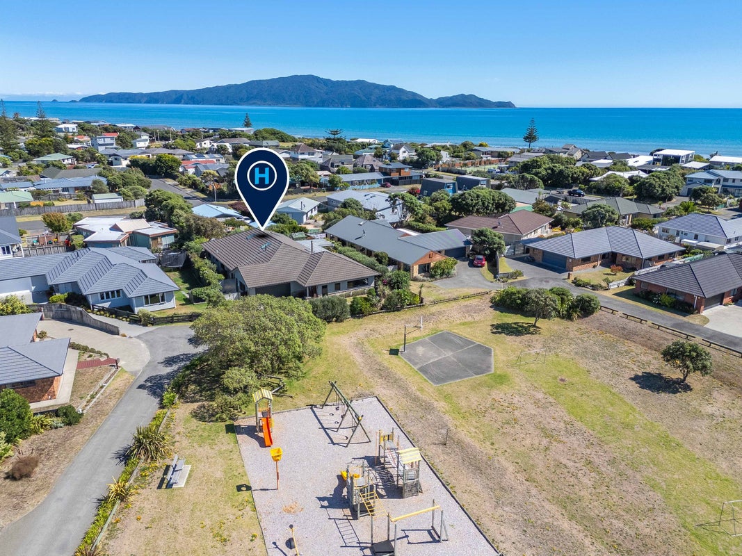 4 Barbaras Way, Waikanae Beach, Waikanae - Carousel 2