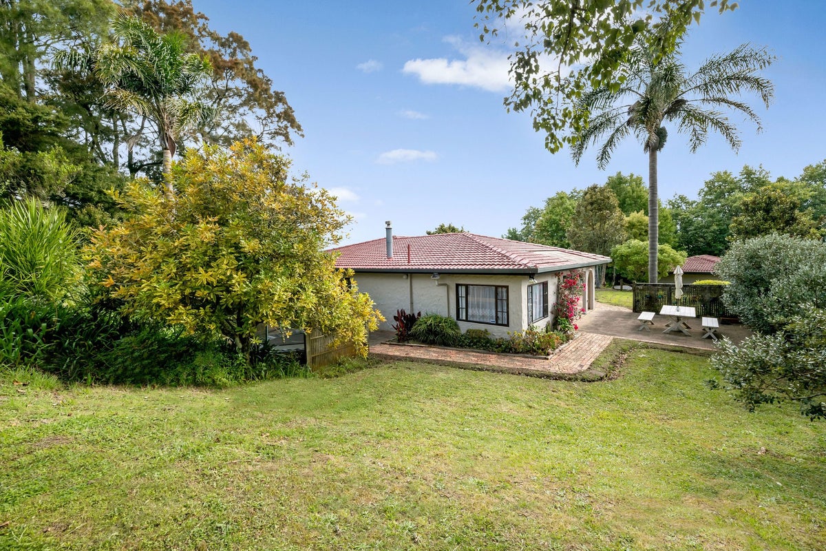 17B Gracechurch Drive, Flat Bush, Auckland - Carousel 2