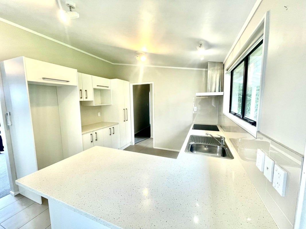 3 Margan Place, Red Hill, Papakura - Carousel 1