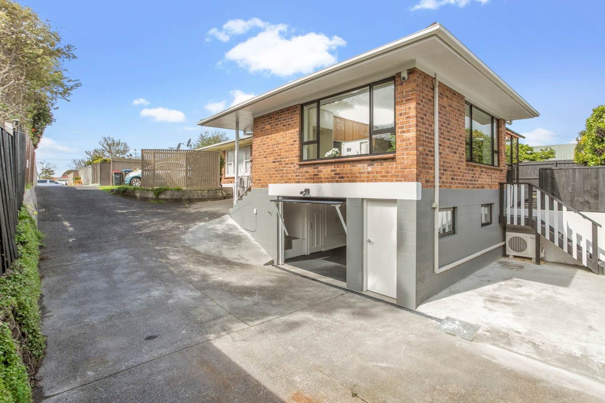 5/16 Tawhiri Road, One Tree Hill, Auckland - Carousel 1