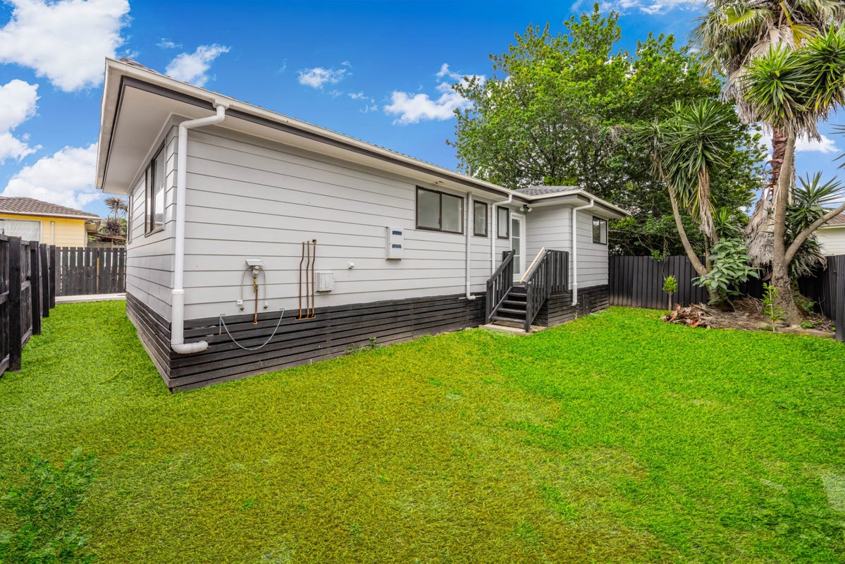 18 Balloch Street, Randwick Park, Auckland - Carousel 2