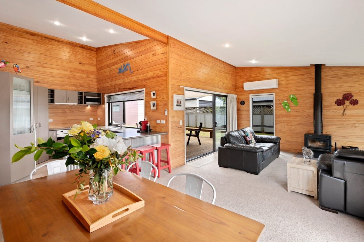 7 Lakemere Way, Kinloch, Taupo - Carousel 2