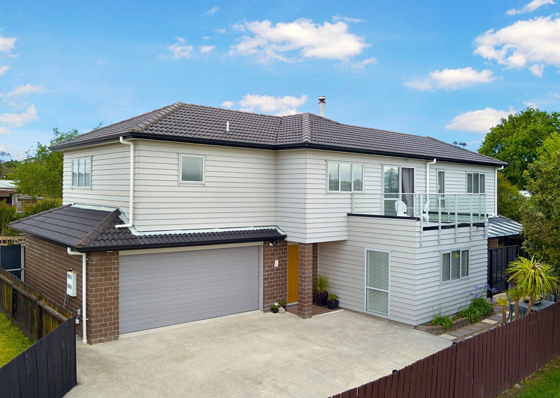 28B Kirrie Avenue, Te Atatu South, Auckland - Carousel 1