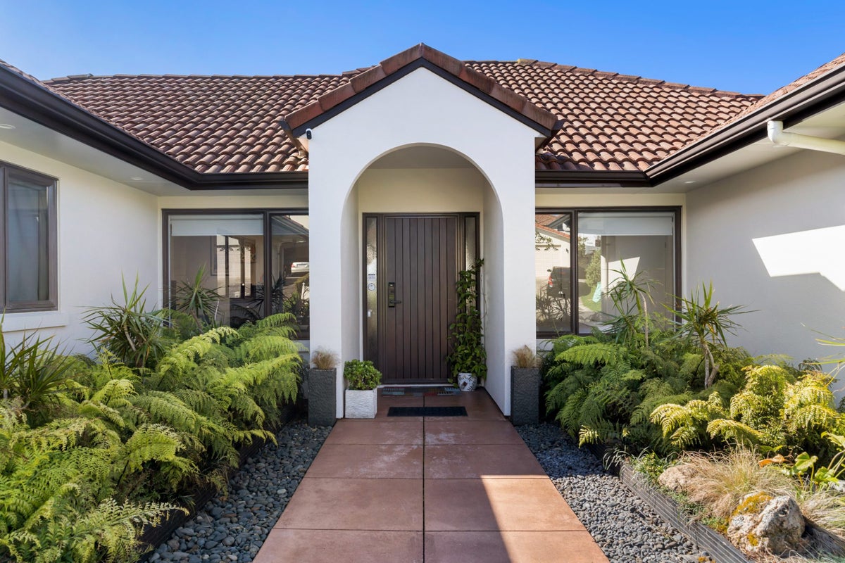 54 Mt Lebanon Crescent, The Gardens, Auckland - Carousel 2