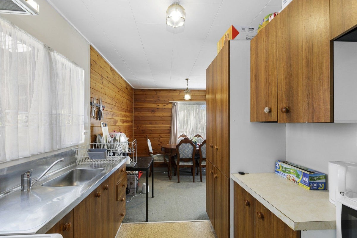 38A Clyma Street, Elderslea, Upper Hutt - Carousel 2