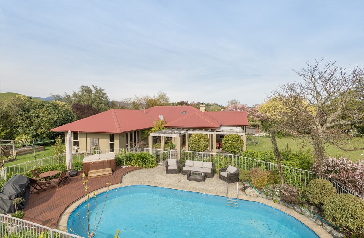 1F Lord Auckland Road, Wakefield - Carousel 1