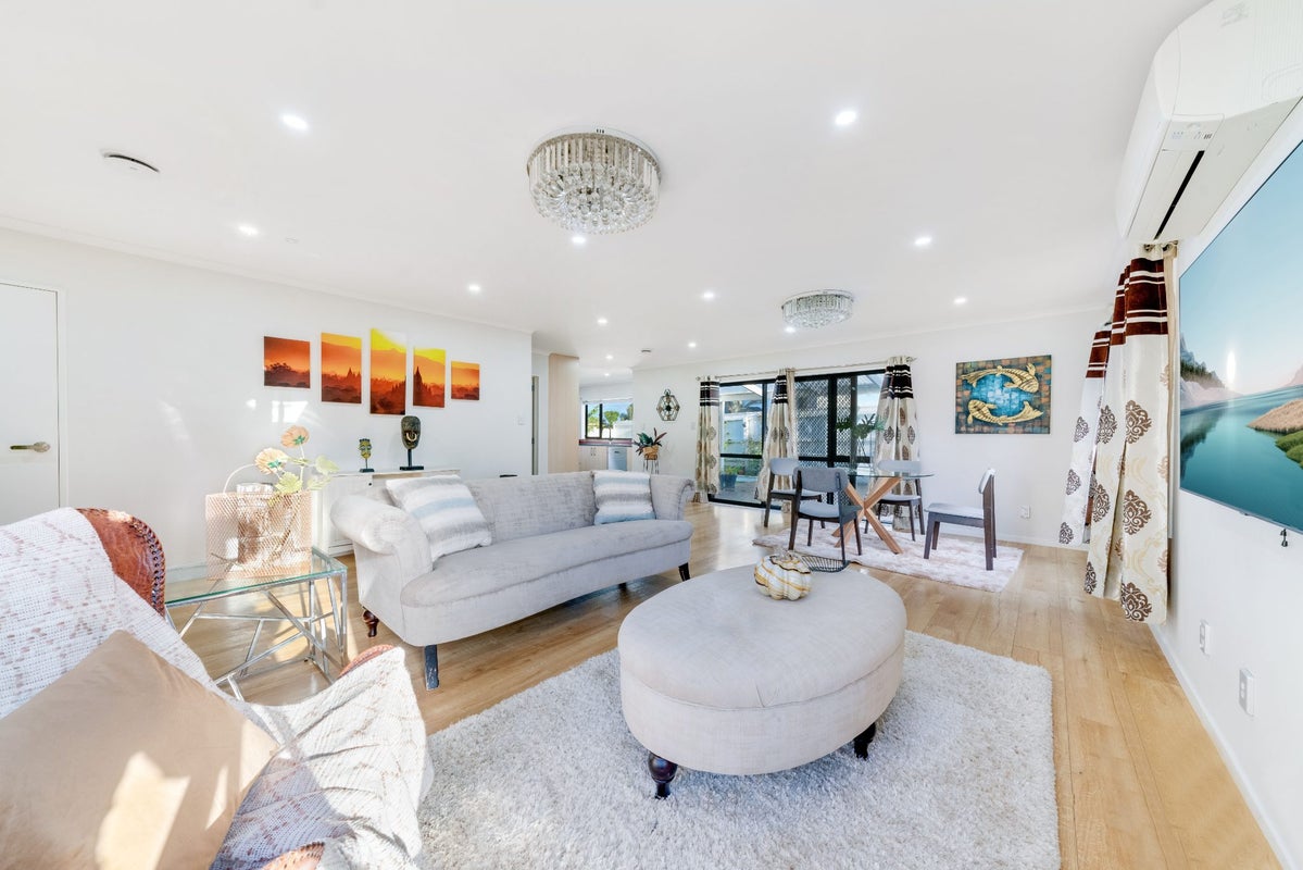 1 Papahou Lane, Papatoetoe, Auckland - Carousel 1