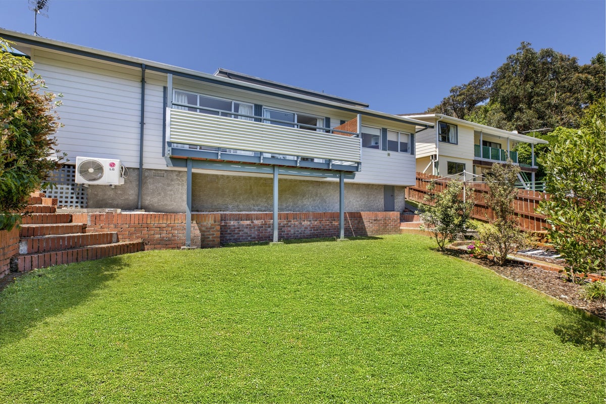 14 Ayton Drive, Whitby, Porirua - Carousel 2