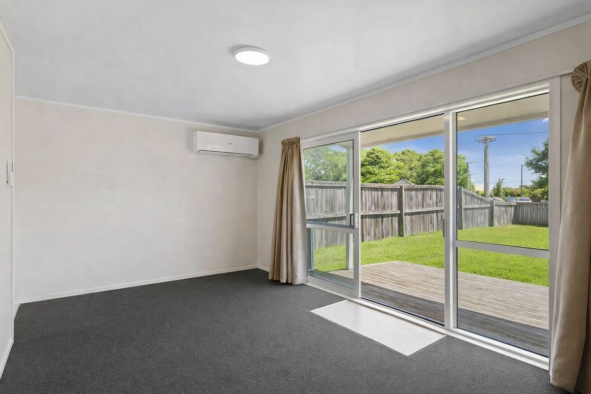 55 Momorangi Crescent, Redwood, Christchurch - Carousel 2