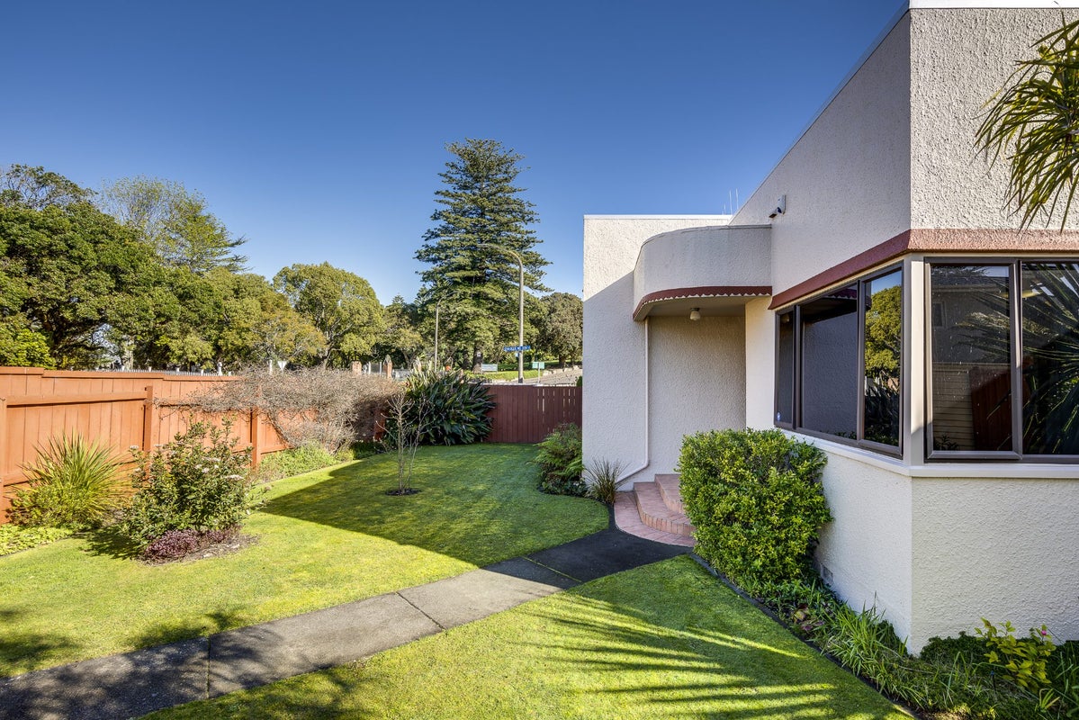 61 Napier Terrace, Hospital Hill, Napier - Carousel 2