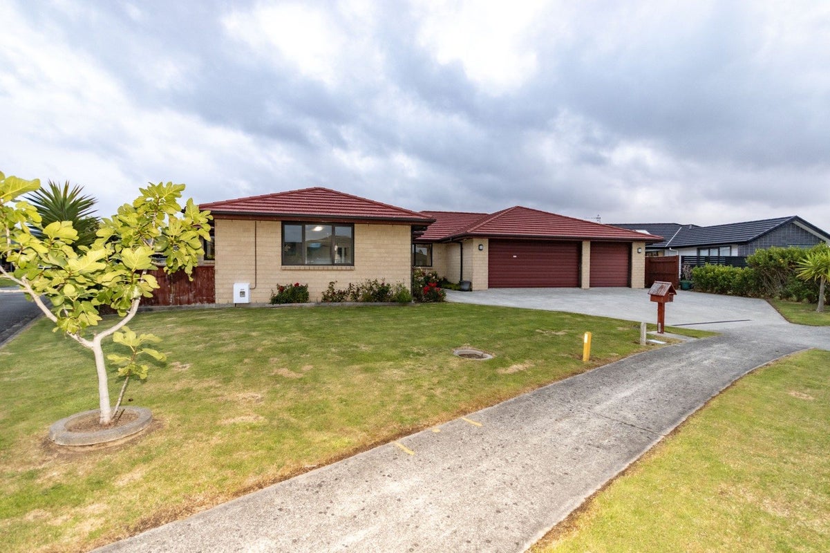 55 Liberty Grove, Kelvin Grove, Palmerston North - Carousel 19