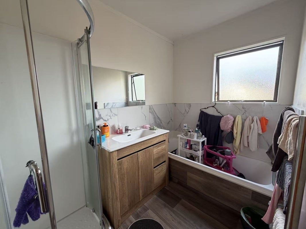 50 Aviemore Drive, Highland Park, Auckland - Carousel 2