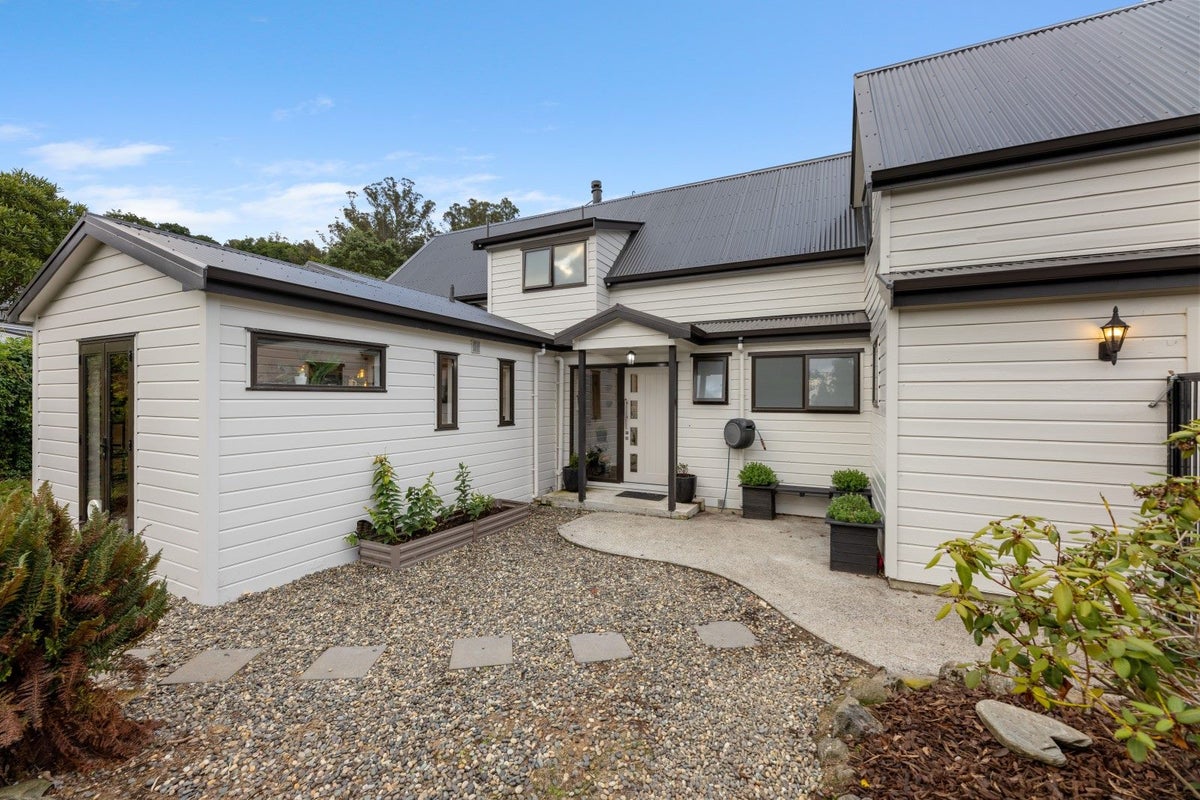 90 Glenross Street, Glenross, Dunedin - Carousel 2